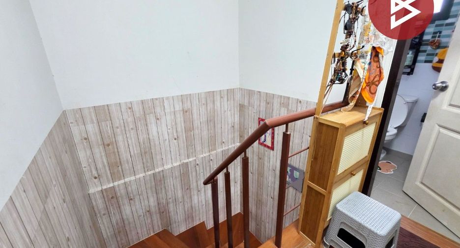 Casa adosada en venta de 3 habitaciones en Prawet, Bangkok