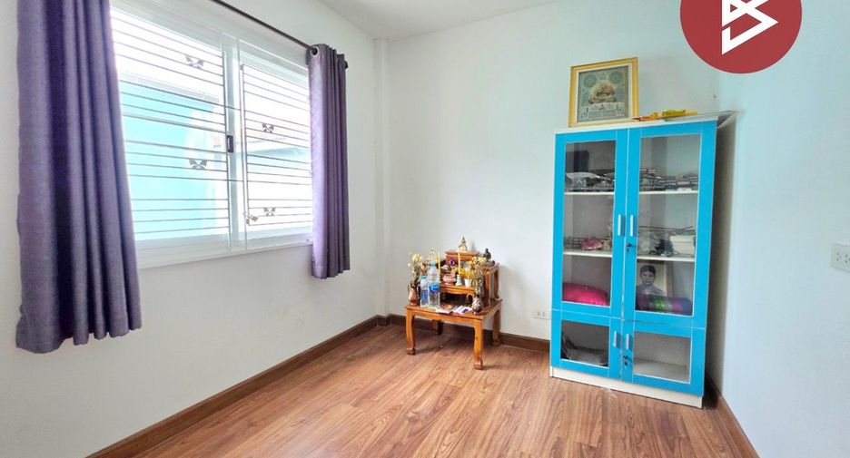 Casa adosada en venta de 3 habitaciones en Prawet, Bangkok