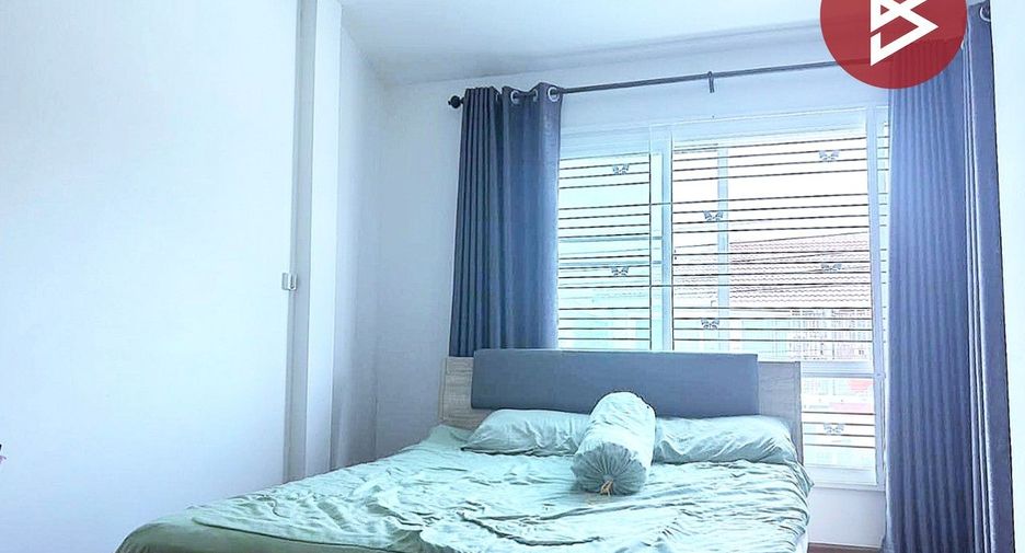 Casa adosada en venta de 3 habitaciones en Prawet, Bangkok