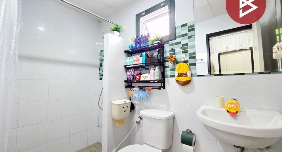 Casa adosada en venta de 3 habitaciones en Prawet, Bangkok