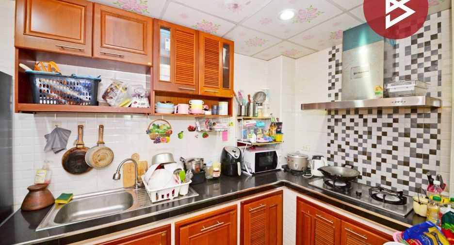 For sale 3 bedrooms townhouse in Prawet, Bangkok