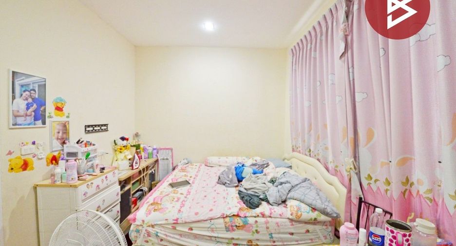 For sale 3 bedrooms townhouse in Prawet, Bangkok