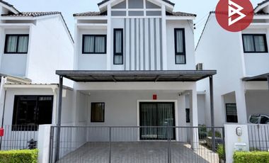 Casa adosada en venta de 3 habitaciones en Si Racha, Chonburi