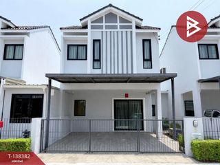 À vendre 3 chambres maison de ville à Si Racha, Chonburi