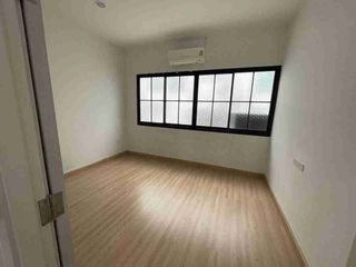 Gewerbefläche zum Kauf mit 2 Zimmer in Si Racha, Chonburi