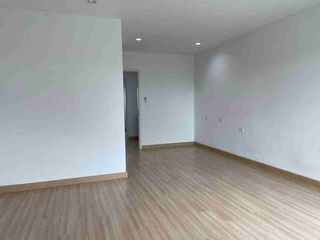 Gewerbefläche zum Kauf mit 2 Zimmer in Si Racha, Chonburi