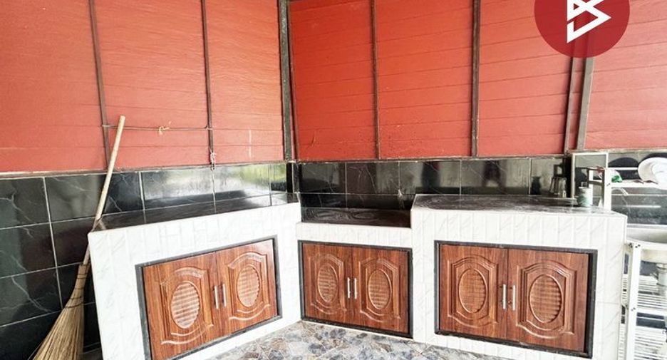 À vendre 3 chambres maison de ville à Phanat Nikhom, Chonburi