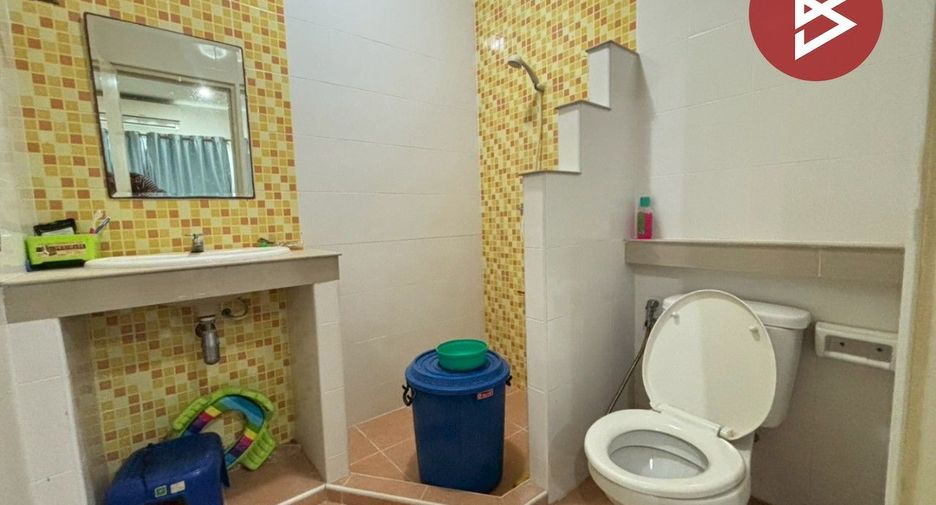 Reihenhaus zum Kauf mit 2 Zimmer in Lat Krabang, Bangkok