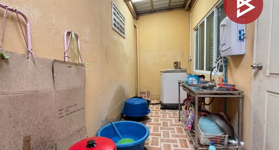 Reihenhaus zum Kauf mit 2 Zimmer in Lat Krabang, Bangkok
