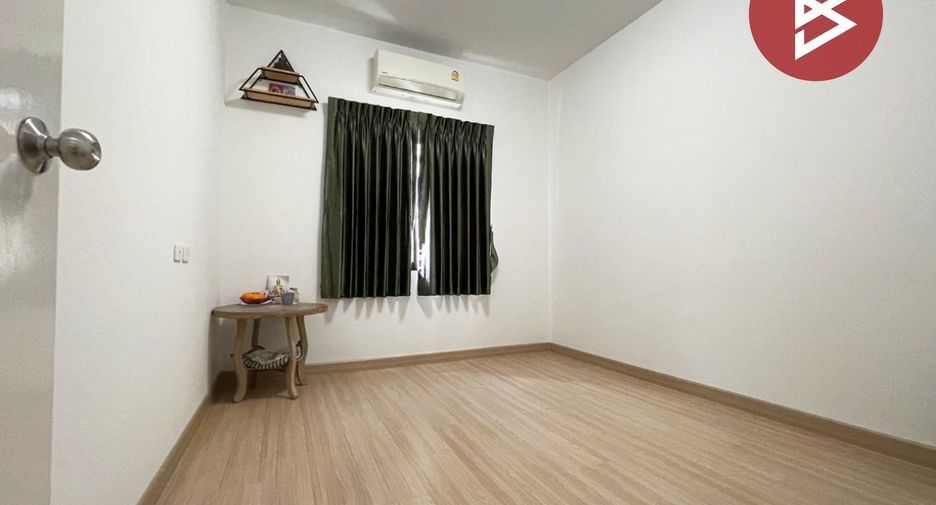 Reihenhaus zum Kauf mit 3 Zimmer in Sam Phran, Nakhon Pathom
