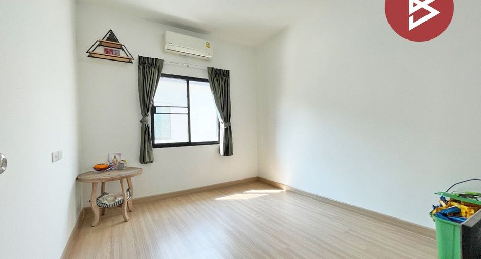 Reihenhaus zum Kauf mit 3 Zimmer in Sam Phran, Nakhon Pathom