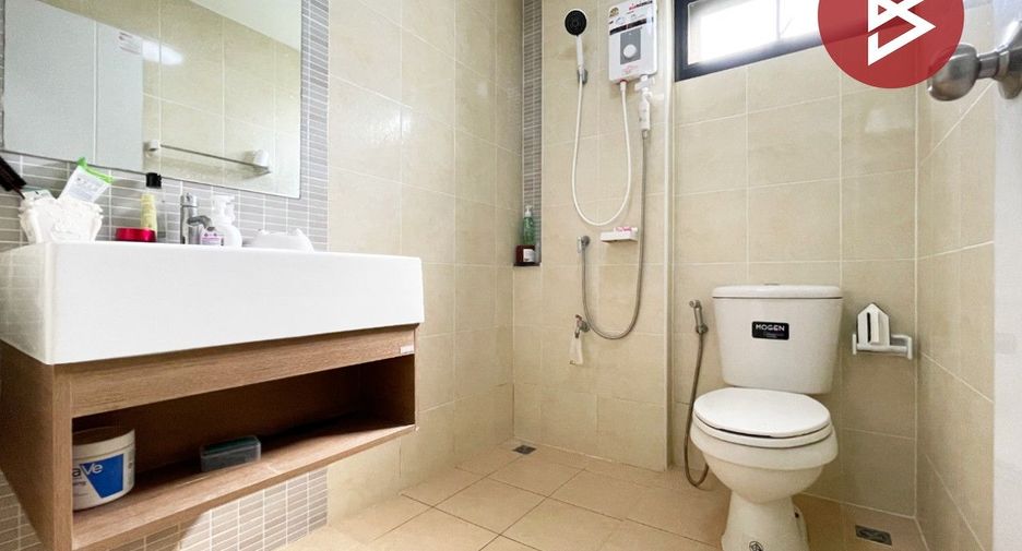 Reihenhaus zum Kauf mit 3 Zimmer in Sam Phran, Nakhon Pathom