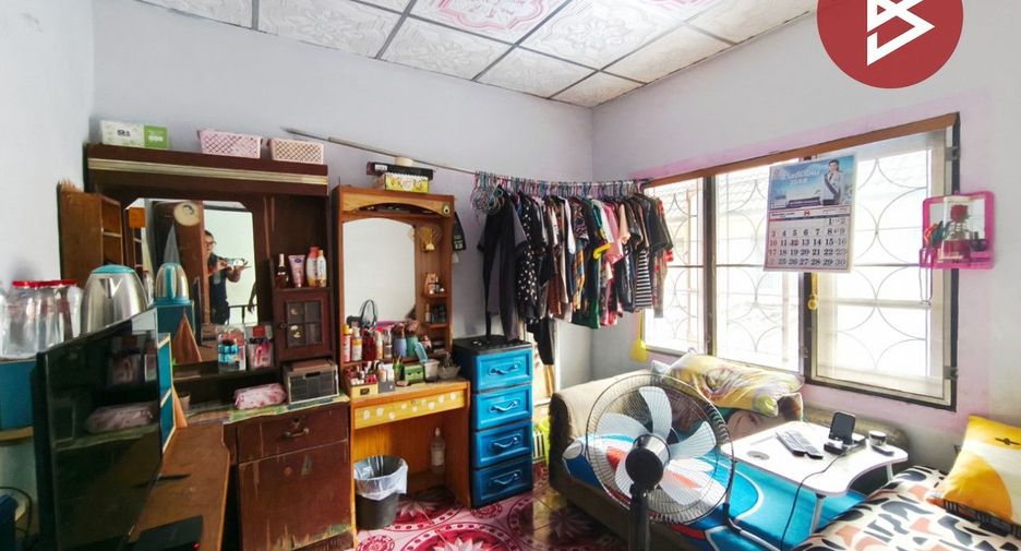 À vendre 4 chambres maison de ville à Phra Samut Chedi, Samut Prakan