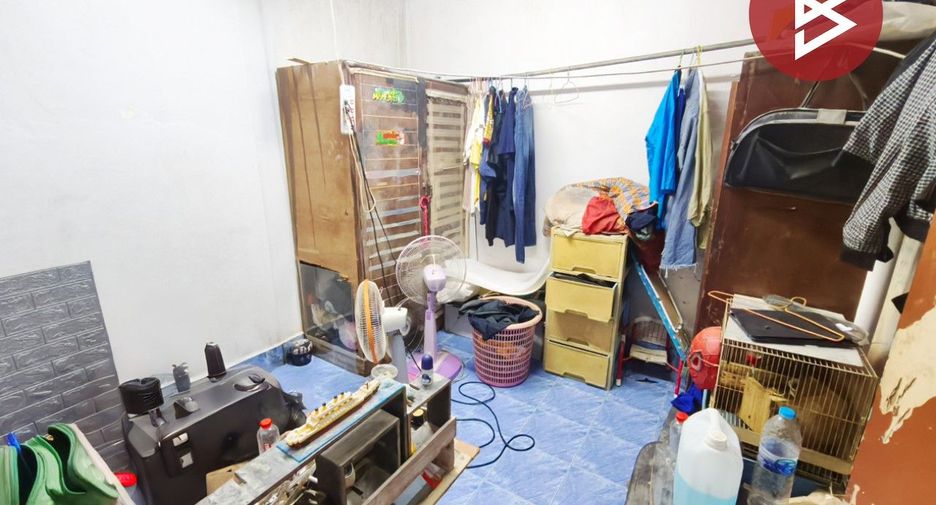 À vendre 4 chambres maison de ville à Phra Samut Chedi, Samut Prakan