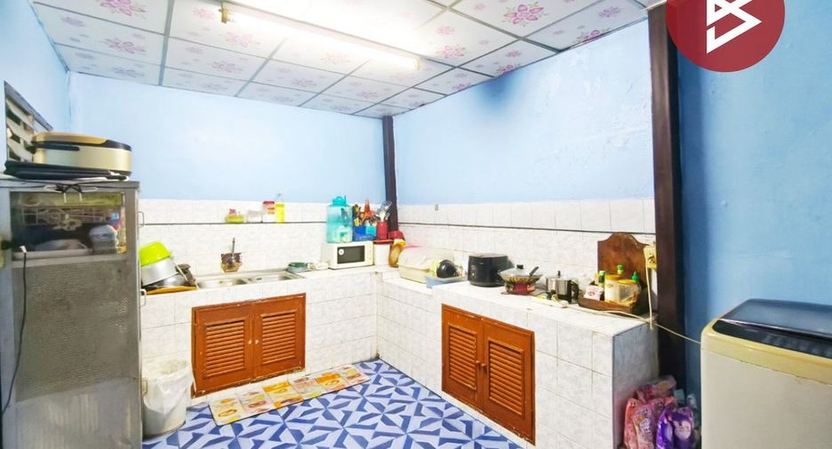À vendre 4 chambres maison de ville à Phra Samut Chedi, Samut Prakan