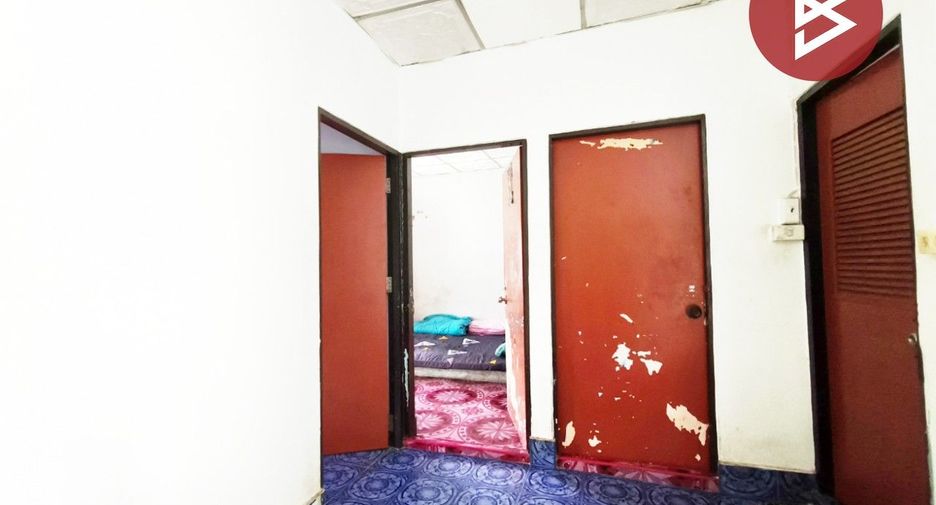 À vendre 4 chambres maison de ville à Phra Samut Chedi, Samut Prakan