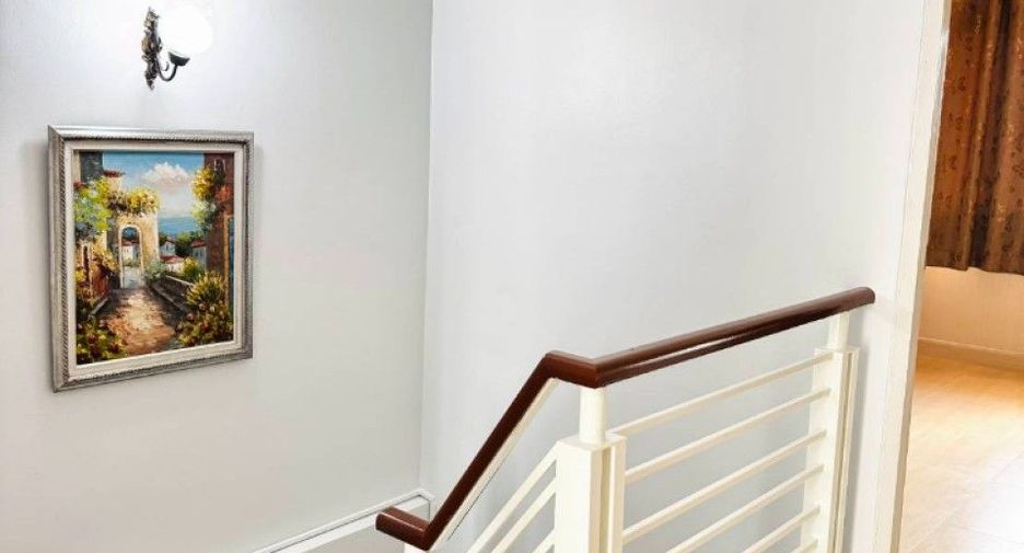 For sale 3 bedrooms townhouse in Min Buri, Bangkok