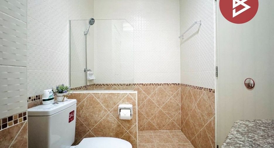 For sale 3 bedrooms townhouse in Min Buri, Bangkok