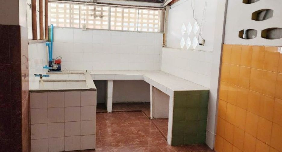 À vendre 3 chambres maison de ville à Khlong Luang, Pathum Thani