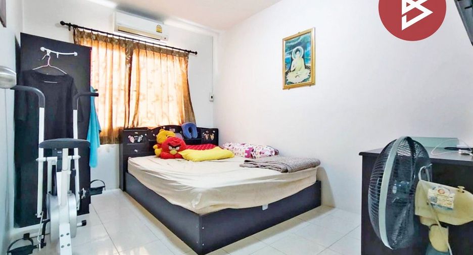 For sale 3 bedrooms townhouse in Mueang Samut Sakhon, Samut Sakhon