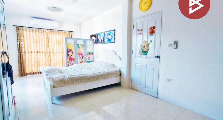 For sale 3 bedrooms townhouse in Mueang Samut Sakhon, Samut Sakhon