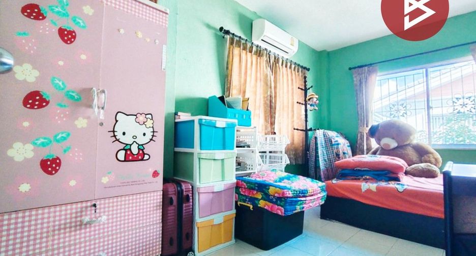 For sale 3 bedrooms townhouse in Mueang Samut Sakhon, Samut Sakhon
