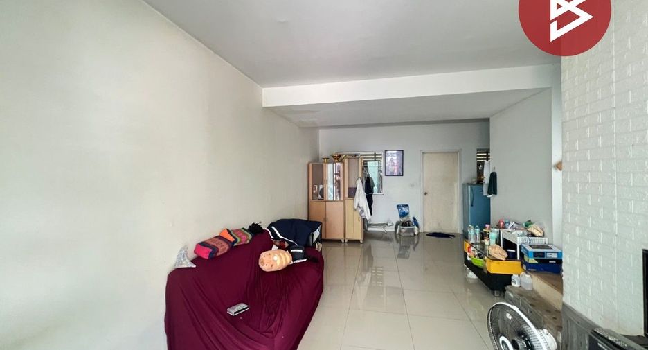 Casa adosada en venta de 3 habitaciones en Sai Noi, Nonthaburi