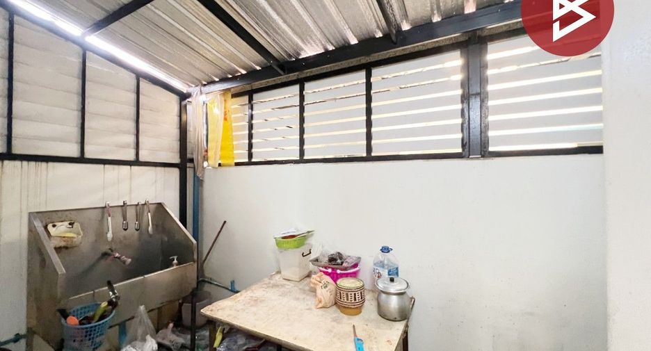 Casa adosada en venta de 3 habitaciones en Sai Noi, Nonthaburi