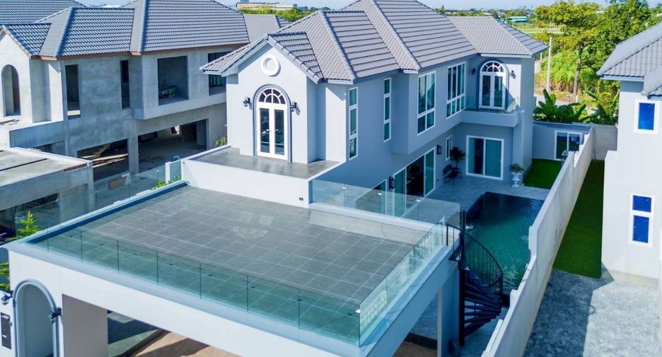 Villa en venta de 4 habitaciones en Mueang Chon Buri, Chonburi