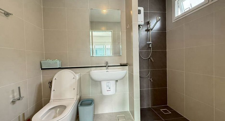 Haus zur Miete mit 3 Zimmer in Bang Lamung, Chonburi