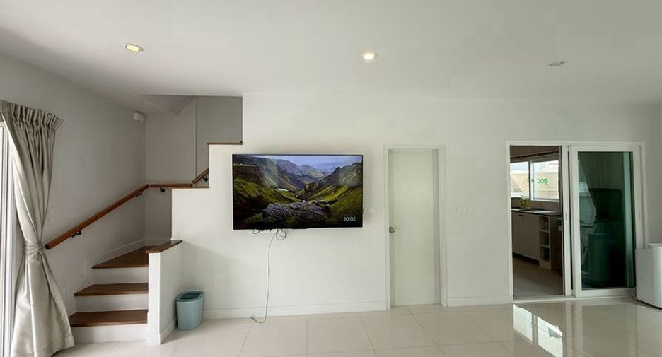 Haus zur Miete mit 3 Zimmer in Bang Lamung, Chonburi
