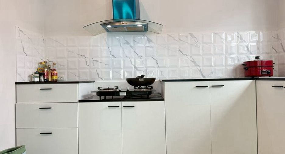 Haus zur Miete mit 3 Zimmer in Bang Lamung, Chonburi
