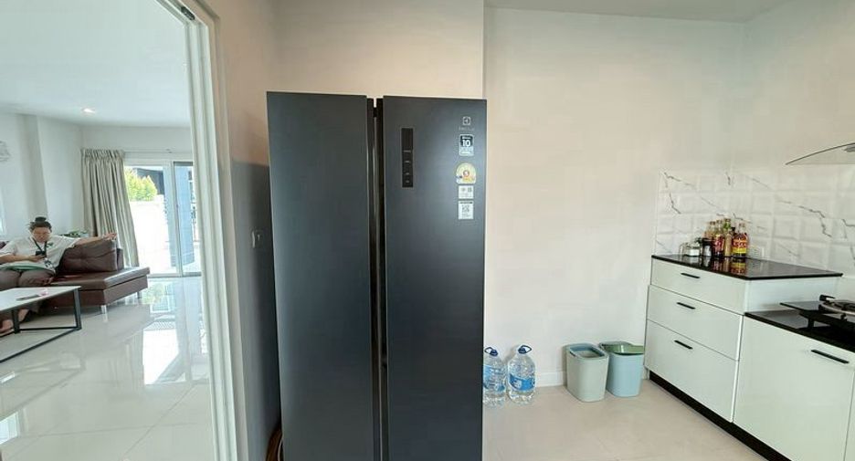 Haus zur Miete mit 3 Zimmer in Bang Lamung, Chonburi