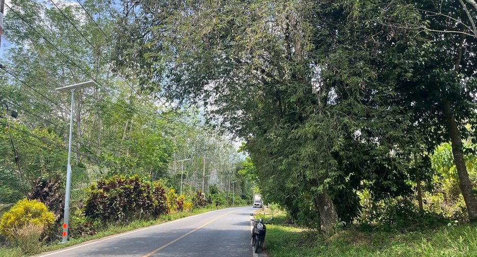 Terreno en venta en Takua Thung, Phang Nga
