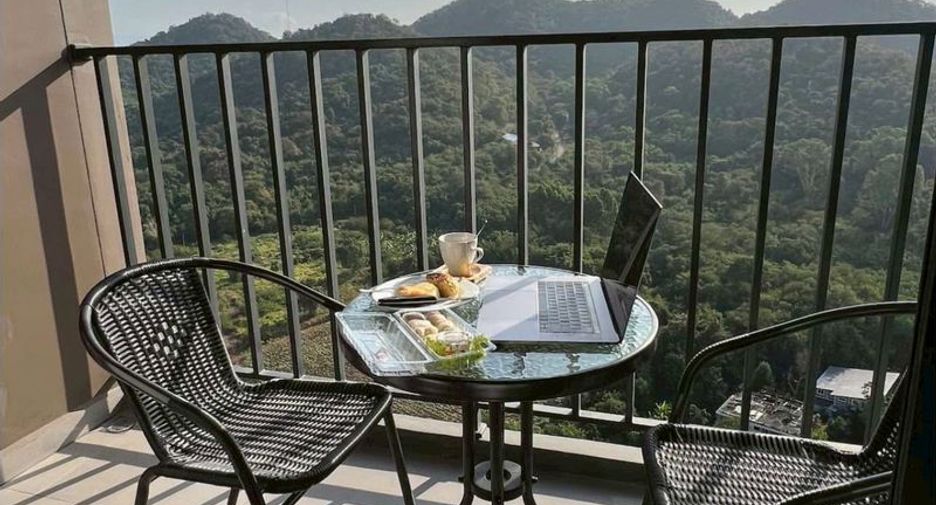 For sale 1 bed condo in Si Racha, Chonburi