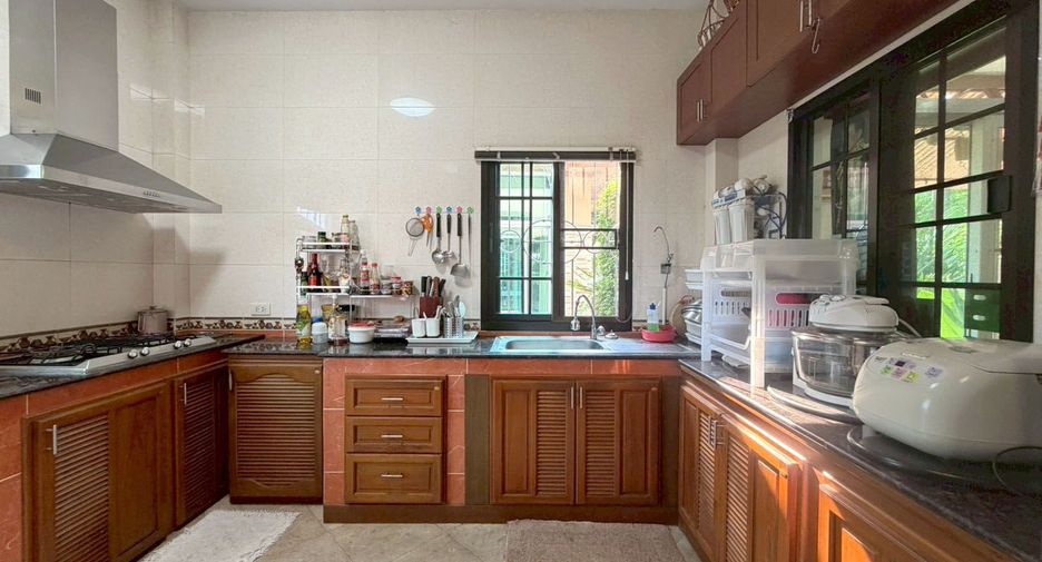 For sale 4 ベッドルーム house in Saraphi, Chiang Mai