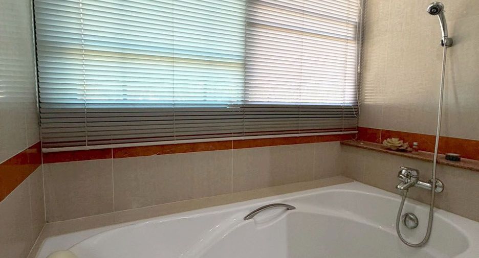 For sale 4 ベッドルーム house in Saraphi, Chiang Mai