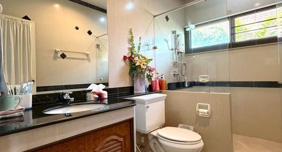 For sale 4 ベッドルーム house in Saraphi, Chiang Mai