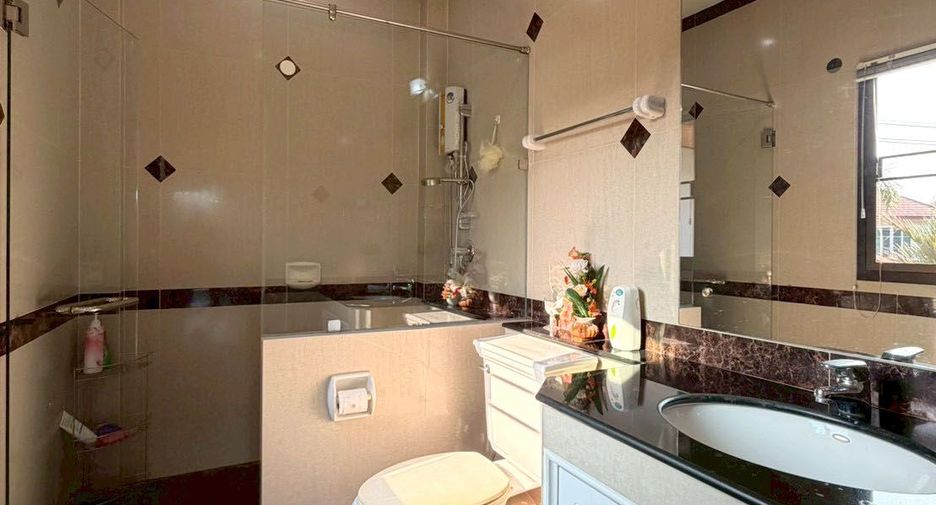 For sale 4 ベッドルーム house in Saraphi, Chiang Mai