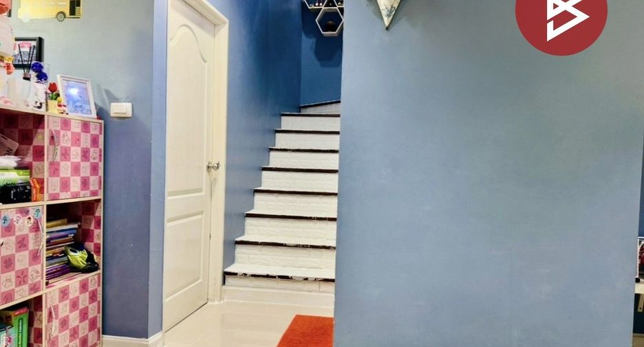 For sale 4 bedrooms townhouse in Phra Samut Chedi, Samut Prakan