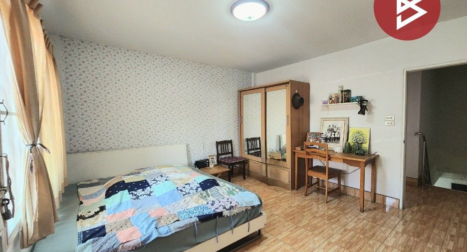 For sale 2 bedrooms townhouse in Mueang Samut Prakan, Samut Prakan