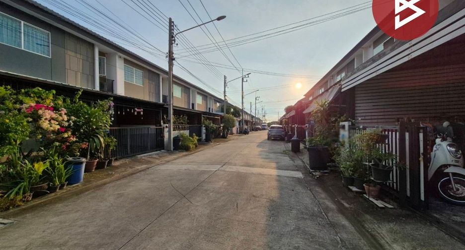 出售 3 卧室 联排别墅 在 Krathum Baen, Samut Sakhon