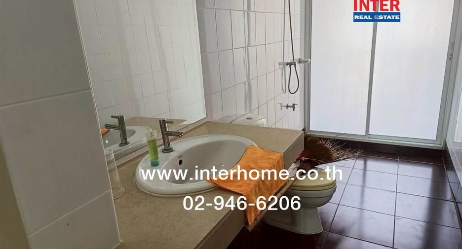 For sale 3 bedrooms townhouse in Pak Kret, Nonthaburi