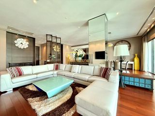 Condo en alquiler de 4 habitaciones en Watthana, Bangkok
