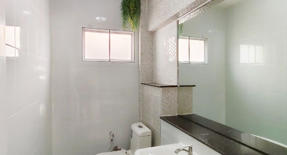 Haus zum Kauf mit 5 Zimmer in Bang Bon, Bangkok