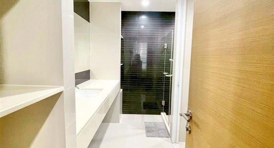 À vendre 1 chambre condo à Huai Khwang, Bangkok