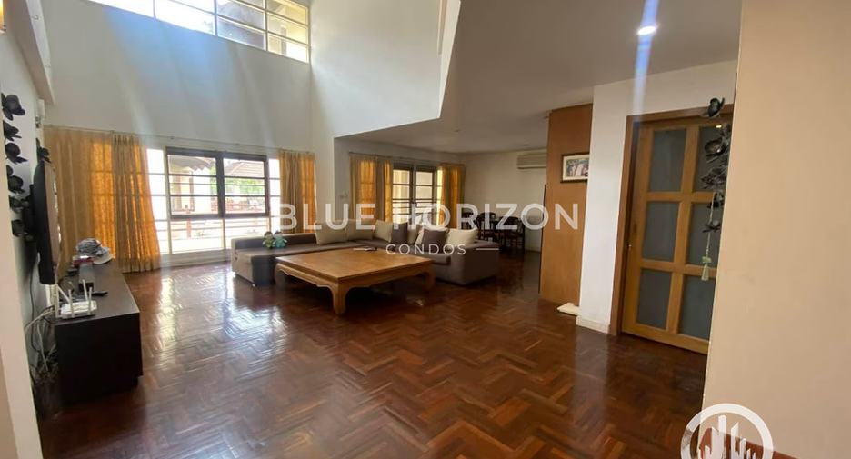 For sale 3 bedrooms townhouse in Bang Lamung, Chonburi