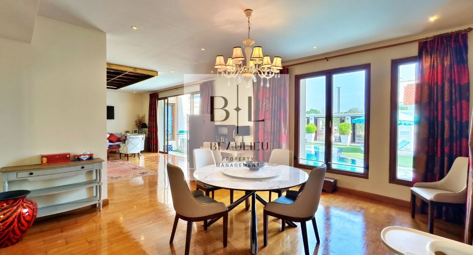 Haus zum Kauf mit 4 Zimmer in Sattahip, Chonburi