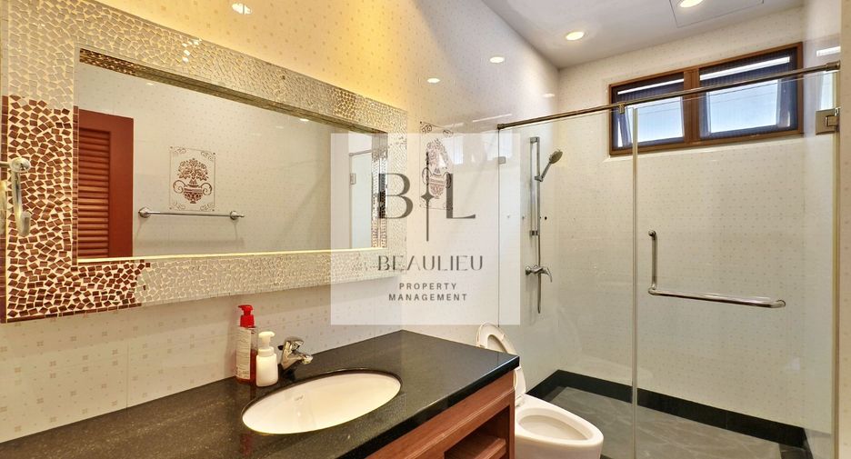 Haus zum Kauf mit 4 Zimmer in Sattahip, Chonburi