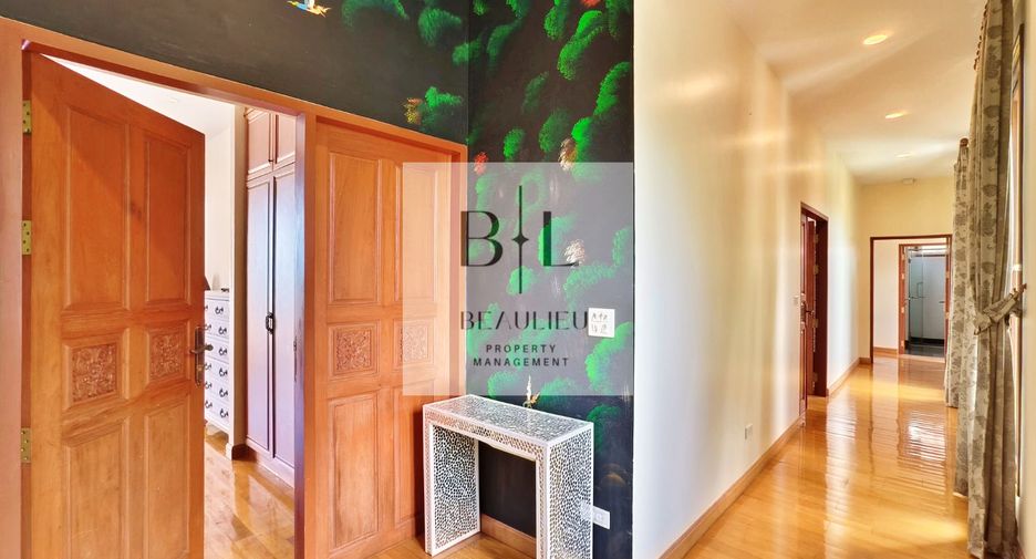Haus zum Kauf mit 4 Zimmer in Sattahip, Chonburi